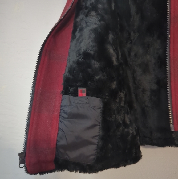 Woolrich Womens Buffalo Plaid Sherpa Lined Winter Christmas Outerwear Vest XL - Picture 5 of 8